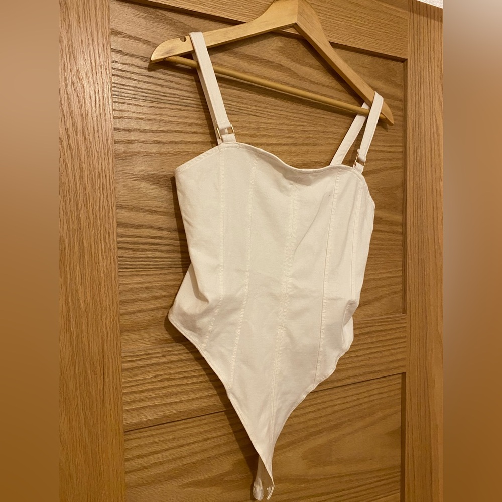 (20% off 3+!) H&M bodysuit - NWOT never worn! Size medium